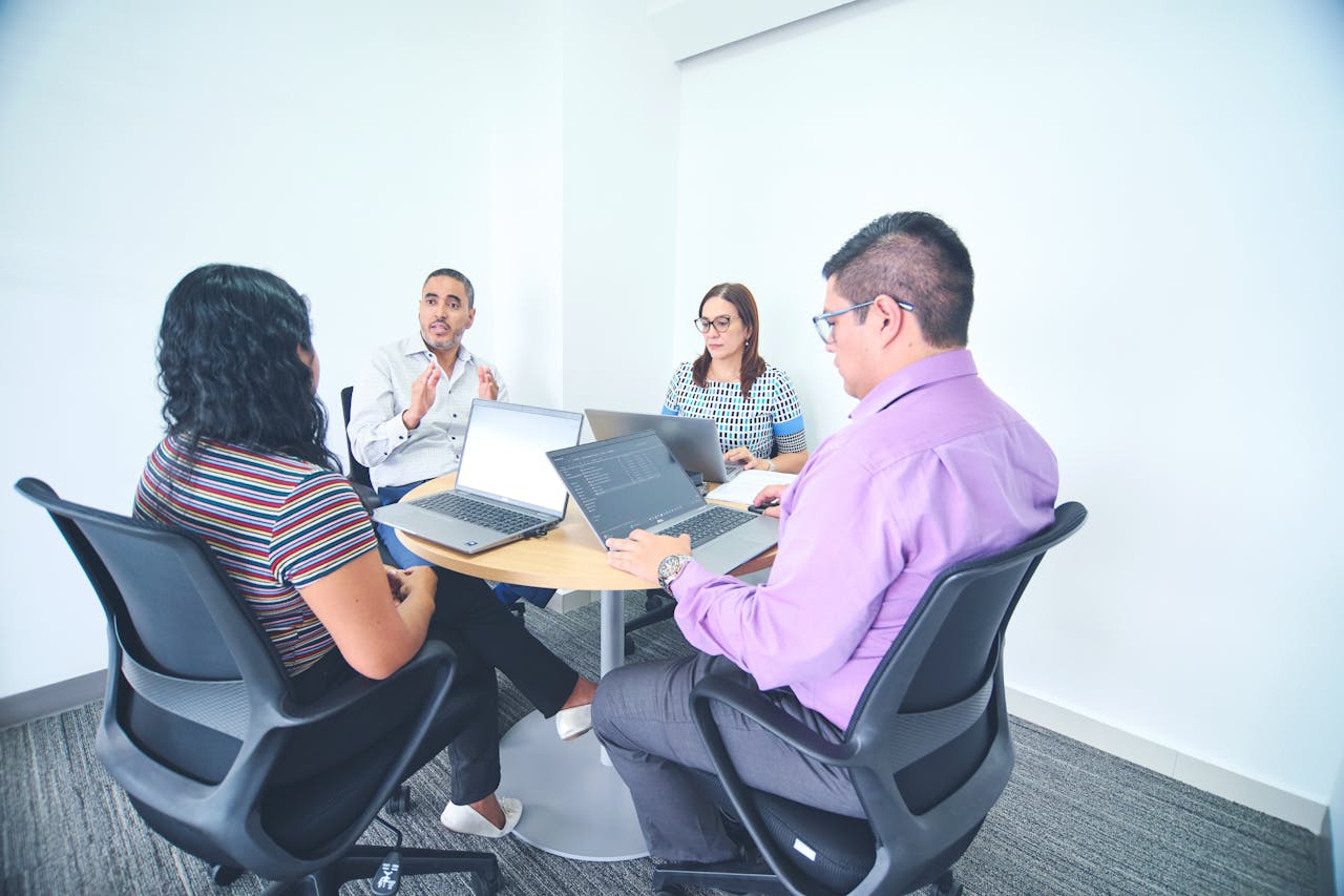 reunion-corporativa-para-potenciar-la-buena-comunicacion-en-la-empresa
